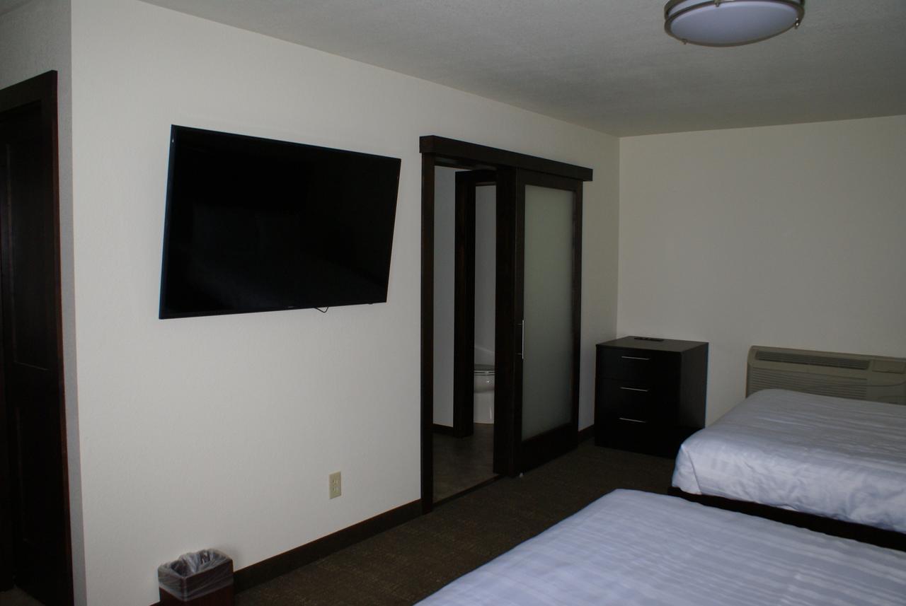 Boarders Inn & Suites By Cobblestone Hotels - Syracuse Esterno foto