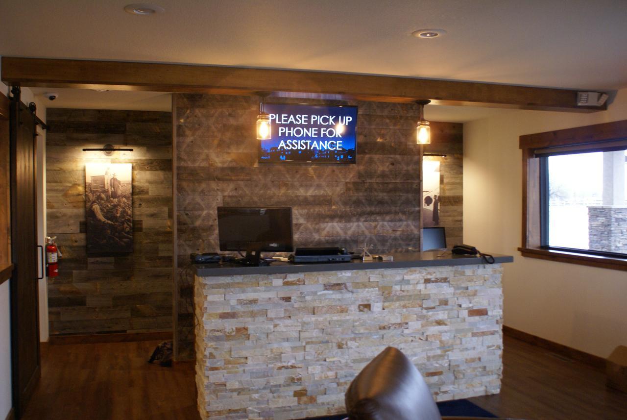 Boarders Inn & Suites By Cobblestone Hotels - Syracuse Esterno foto