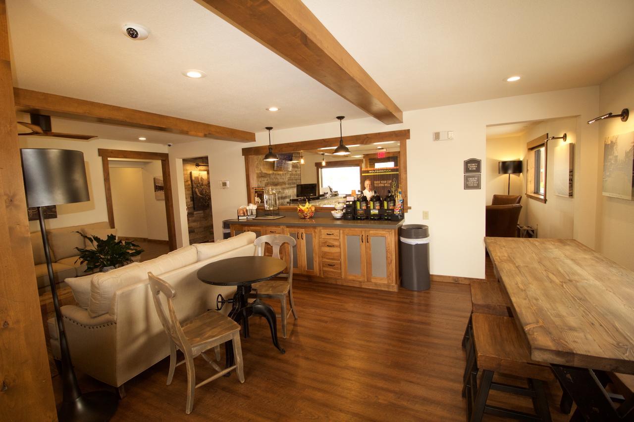 Boarders Inn & Suites By Cobblestone Hotels - Syracuse Esterno foto