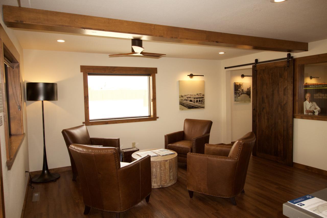 Boarders Inn & Suites By Cobblestone Hotels - Syracuse Esterno foto