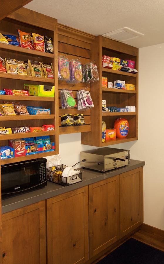 Boarders Inn & Suites By Cobblestone Hotels - Syracuse Esterno foto