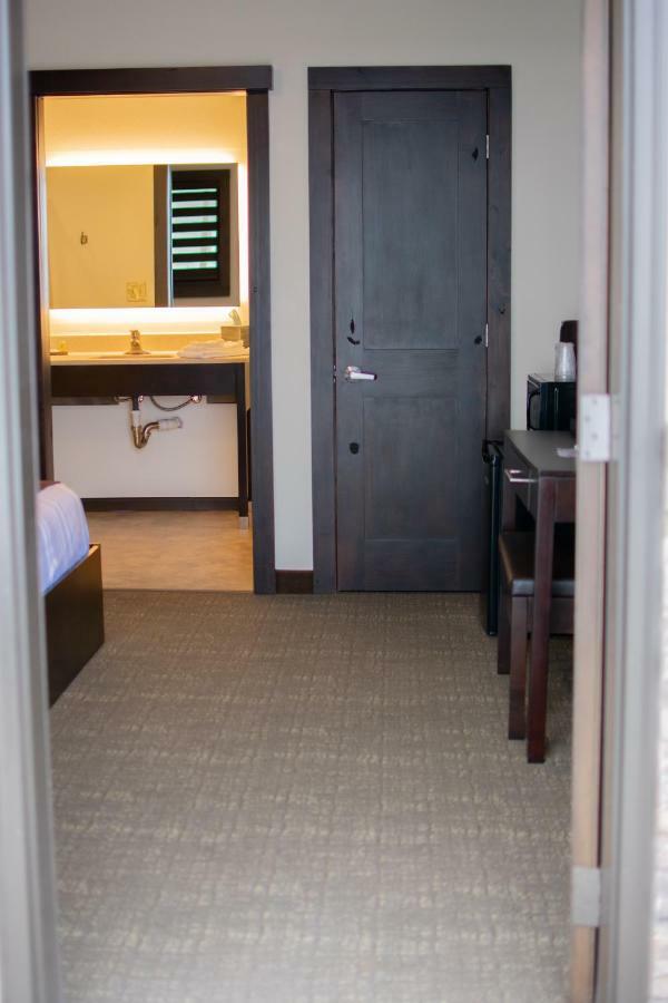 Boarders Inn & Suites By Cobblestone Hotels - Syracuse Esterno foto