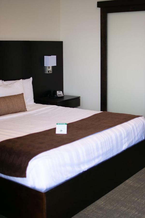 Boarders Inn & Suites By Cobblestone Hotels - Syracuse Esterno foto