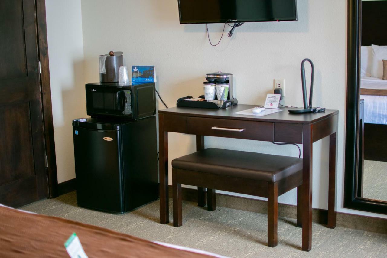 Boarders Inn & Suites By Cobblestone Hotels - Syracuse Esterno foto